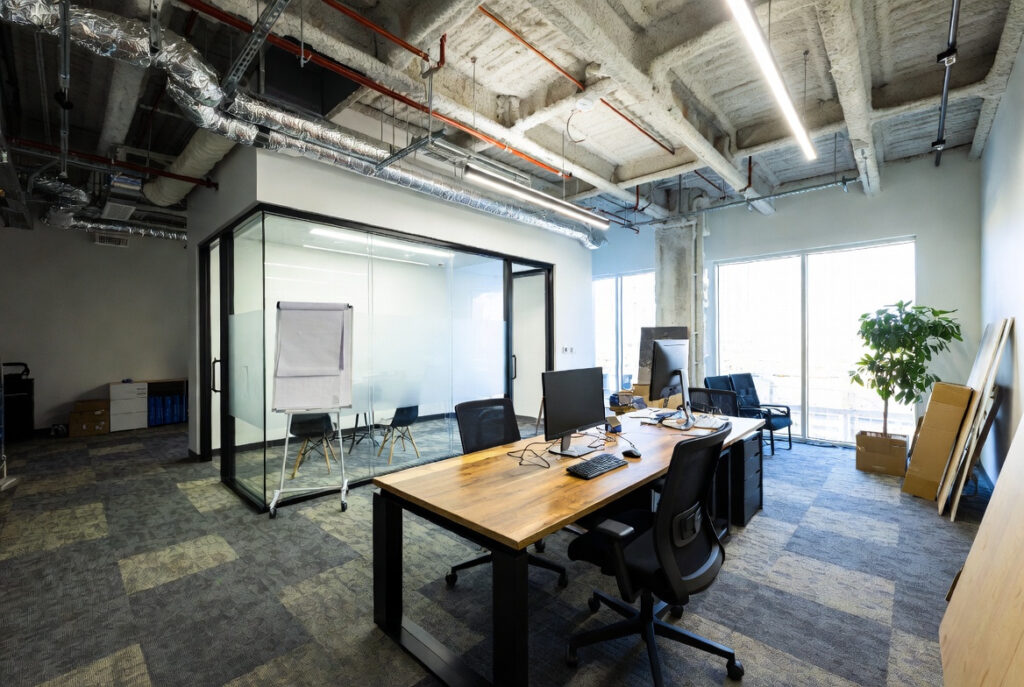 스타트업부터 대기업까지 사무실 리모델링 vs. 이전, 어느 쪽이 유리할까