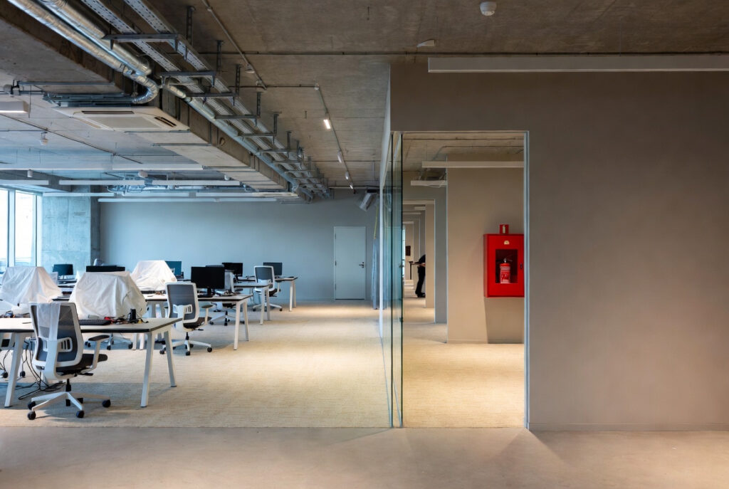 스타트업부터 대기업까지 사무실 리모델링 vs. 이전, 어느 쪽이 유리할까